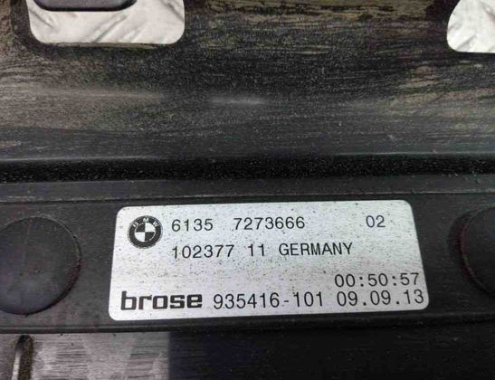 BMW 5 Series F10/F11 (2009-2017) Aizmugurējā kreisā bampera stiprinājums 7273667,7331599 30982093