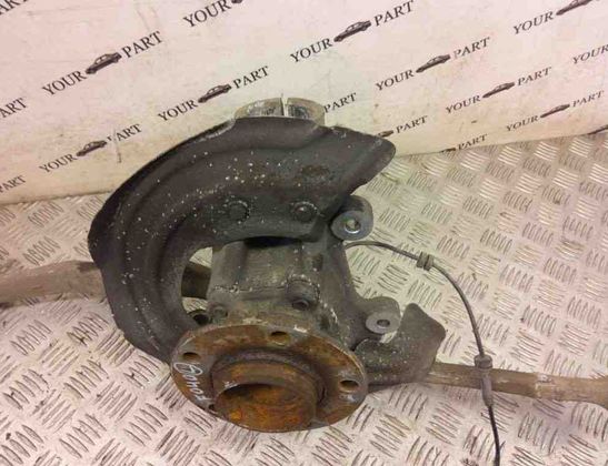 BMW 2 Series F22/F23 (2013-2020) Front Left Wheel Hub 6792285 30987876