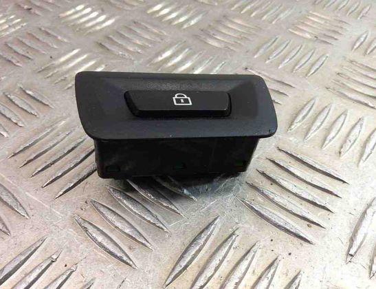 BMW 5 Series F10/F11 (2009-2017) Aizmugurējā vāka atvēršanas poga 9275120 31009555